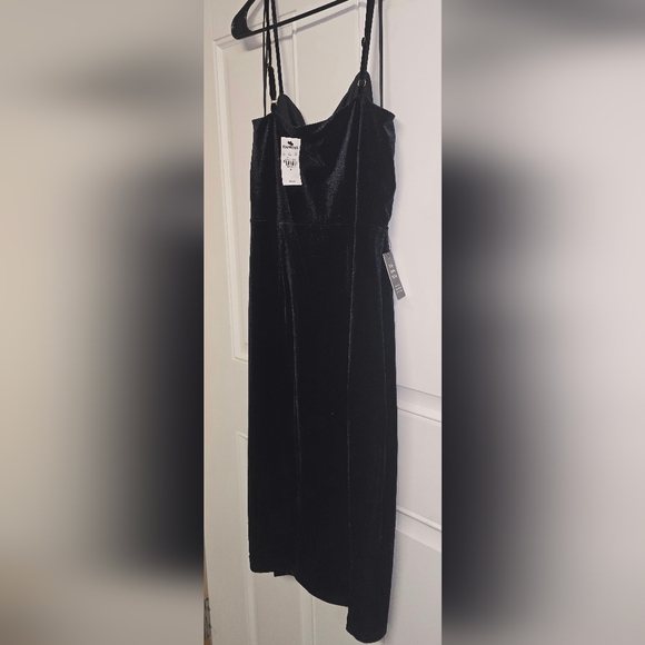 Women's Size Medium Express Little Black Dress. BNWT!! - Picture 11 of 16